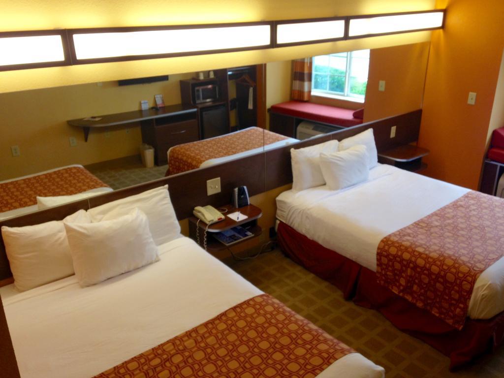 גרינוויל Microtel Inn & Suites By Wyndham University Medical Park מראה חיצוני תמונה
